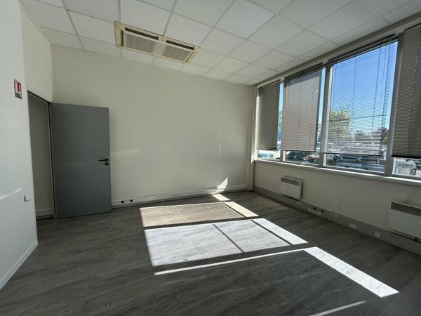 BUREAUX à LOUER de 178 m²