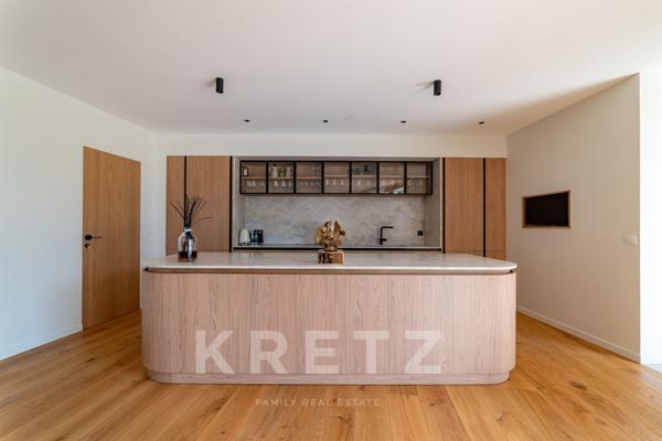 MAISON D'ARCHITECTE DE 240 M2 AVEC PISCINE ET VUE DÉGAGÉE