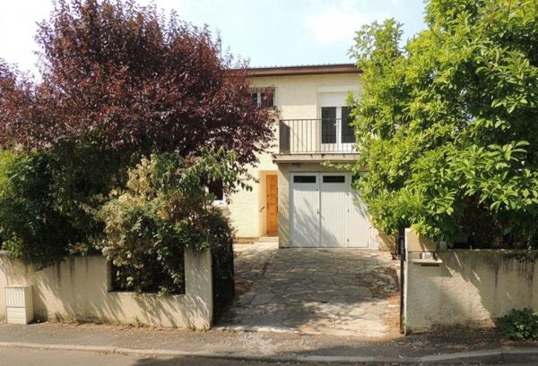 À vendre - Maison mitoyenne 1 côté, 5 pièces située à Cahors (46000)