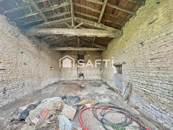 BÂTISSE EN PIERRE A RÉNOVER A NIORT ACCES SEVRE