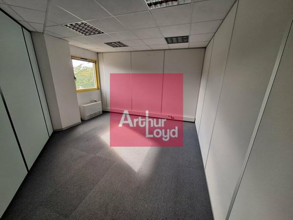 AUBIERE LA PARDIEU BUREAUX 570 M² A LOUER