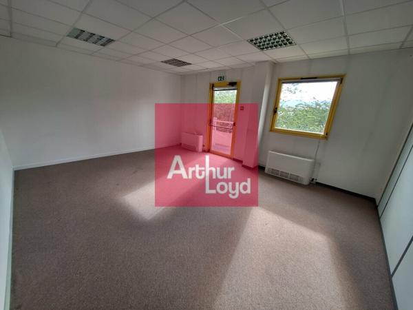 AUBIERE LA PARDIEU BUREAUX 570 M² A LOUER