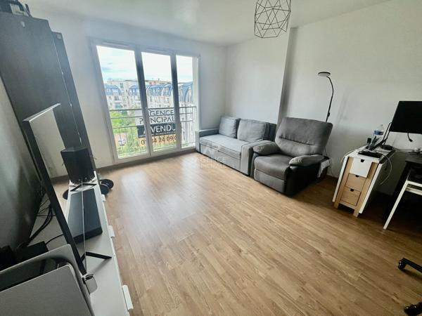 Appartement Cergy 2 pièce(s) 42.28 m2 162 000 € **  - Référence  2321