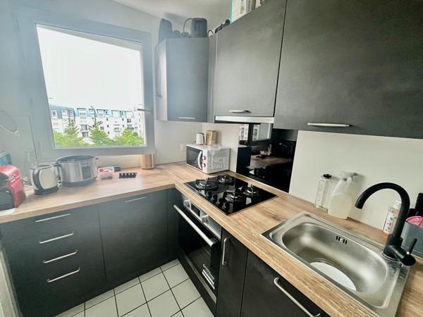 Appartement Cergy 2 pièce(s) 42.28 m2 162 000 € **  - Référence  2321