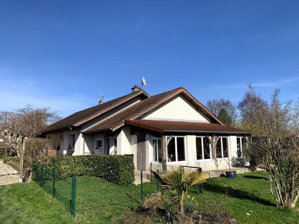 Jolie maison avec jardin