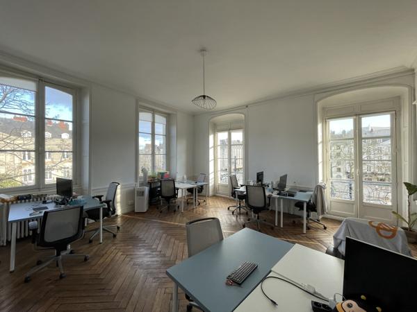 Bureaux à louer 132 m2 Nantes centre avec accès immédiat tramway