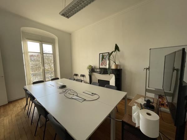 Bureaux à louer 132 m2 Nantes centre avec accès immédiat tramway