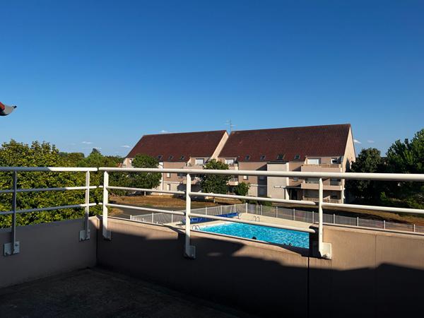 Appartement T2 avec balcon et piscine - Résidence Aquilon à Lux (71100)