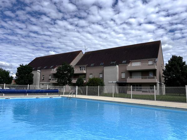 Appartement T2 avec balcon et piscine - Résidence Aquilon à Lux (71100)