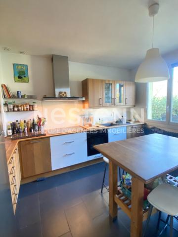 Maison conviviale dans le secteur très recherché de Gommonvilliers- Proche commerces de Place de la Ferme - Proche écoles et collège -Proche axes routiers et Plateau de Saclay