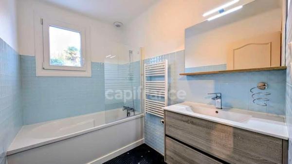 A LOUER - MAISON 4 CHAMBRES - 111,5 m² - KERFEUTEUN