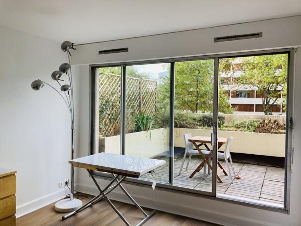 Montrouge (92120) A louer : Très beau studio meublé avec terrasse de 14m²