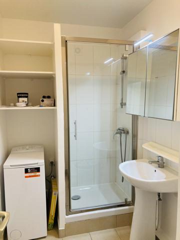 Montrouge (92120) A louer : Très beau studio meublé avec terrasse de 14m²