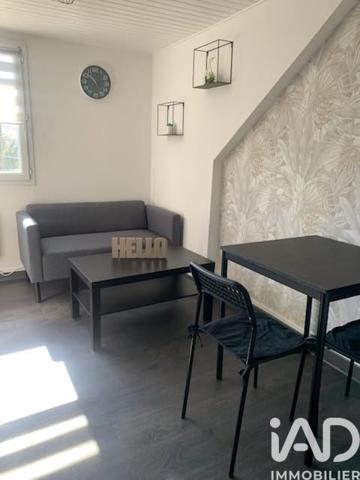 Location studio 35 m² Dole