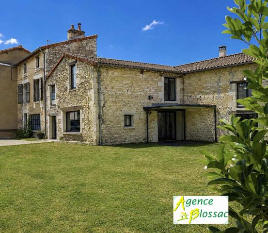 PROPRIETE SINGULIERE DE  325 M2 HABITABLES // 30 MN POITIERS/CHATELLERAULT
