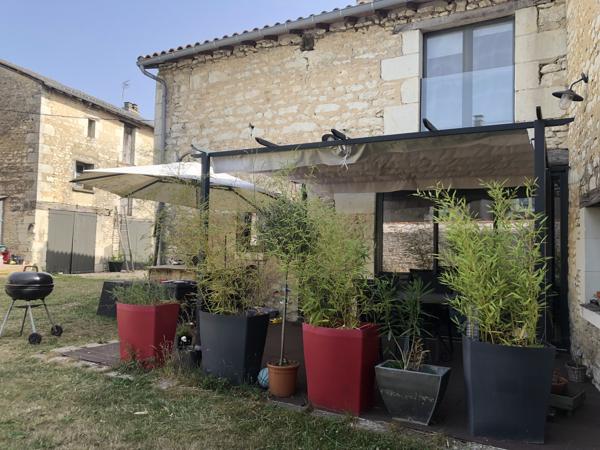 PROPRIETE SINGULIERE DE  325 M2 HABITABLES // 30 MN POITIERS/CHATELLERAULT