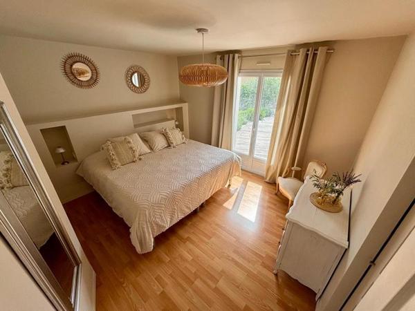 Maison à vendre 649 140 € Léognan 7 p 174 m² DPE D