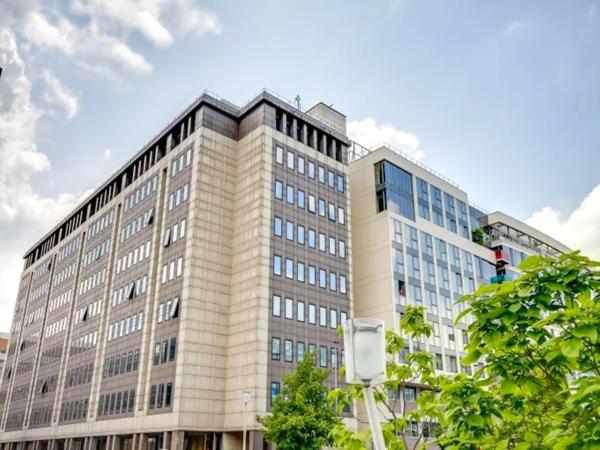Au pied du RER A Nanterre-Préfecture - Bureaux lumineux et fonctionnels à louer