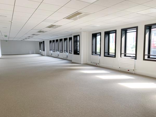 Au pied du RER A Nanterre-Préfecture - Bureaux lumineux et fonctionnels à louer