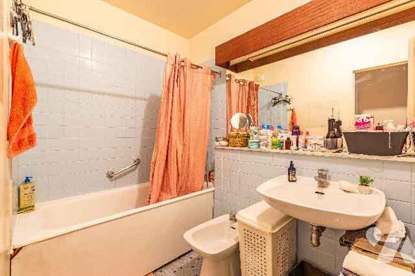 2pièces à rénover avec balcon et cave