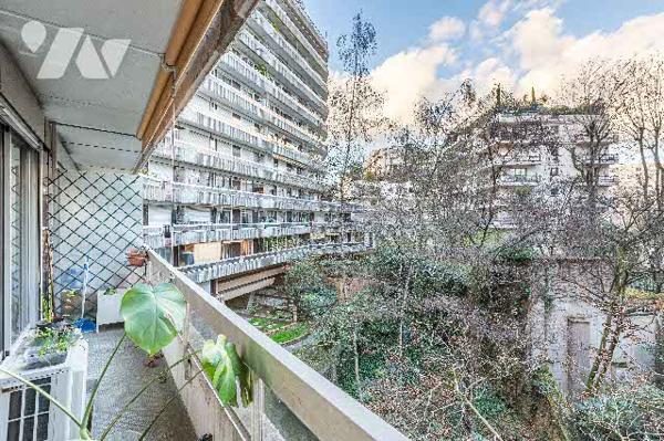 2pièces à rénover avec balcon et cave