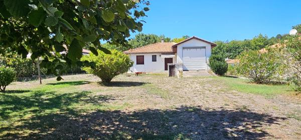 maison de famille plain pied au coeur du bourg de Dignac