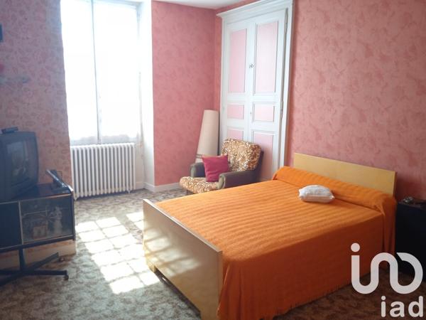 Maison 17 pièces de 458 m² à Lhommaizé (86410)