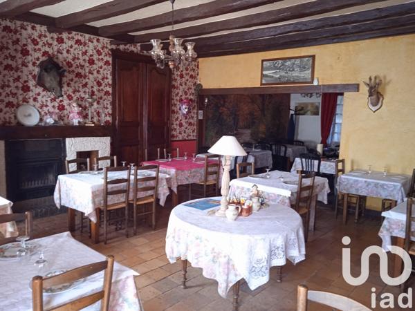 Maison 17 pièces de 458 m² à Lhommaizé (86410)