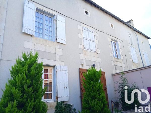 Maison 17 pièces de 458 m² à Lhommaizé (86410)