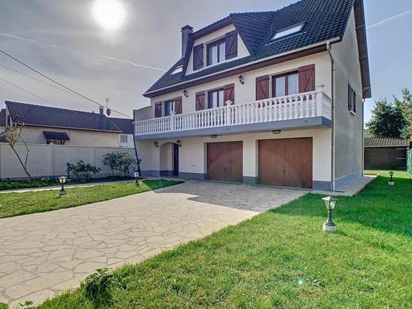 Maison divisée en 2 logements