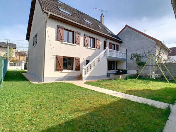 Maison divisée en 2 logements