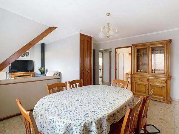 Maison divisée en 2 logements