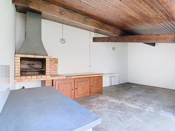 Maison divisée en 2 logements