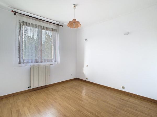 Maison divisée en 2 logements