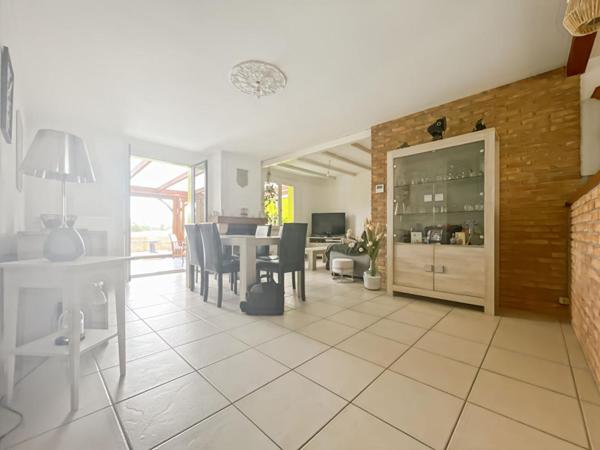 MAISON DE PLAIN-PIED 123 m². Lumineuse, moderne avec cachet  Cadre privilégié