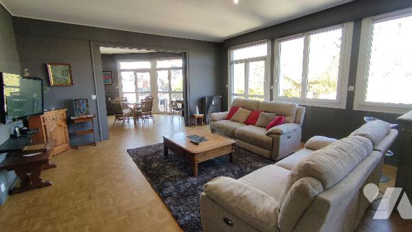 APPARTEMENT 3 CHAMBRES AVEC GRANDS BALCONS CAVE ET GARAGE