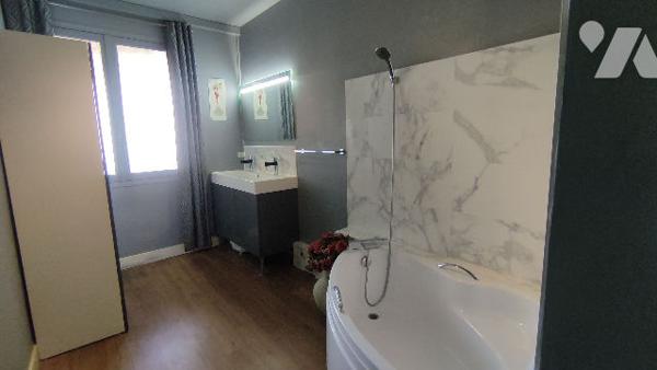 APPARTEMENT 3 CHAMBRES AVEC GRANDS BALCONS CAVE ET GARAGE