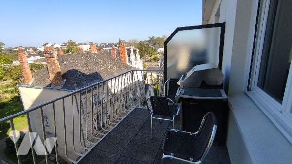 APPARTEMENT 3 CHAMBRES AVEC GRANDS BALCONS CAVE ET GARAGE
