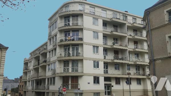HYPER CENTRE - APPARTEMENT 3 CHAMBRES AVEC GRANDS BALCONS CAVE ET GARAGE