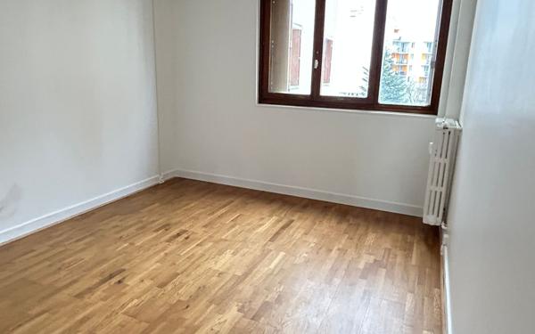 Appartement à louer    4 pièces • 81,38 m2 Châtillon