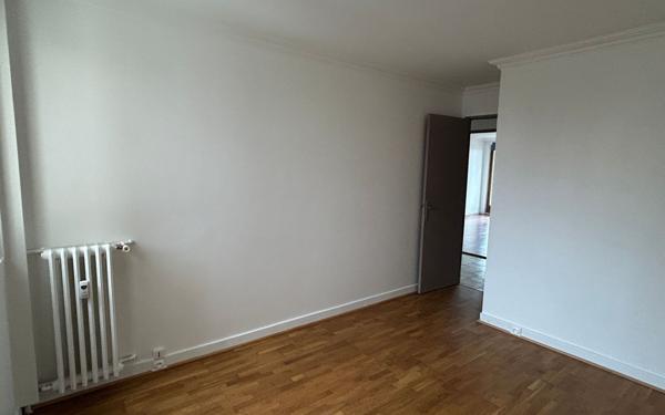 Appartement à louer    4 pièces • 81,38 m2 Châtillon