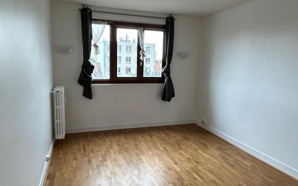 Appartement à louer    4 pièces • 81,38 m2 Châtillon