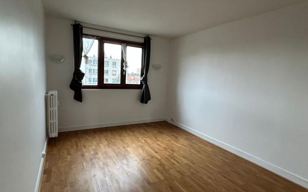 Appartement à louer    4 pièces • 81,38 m2 Châtillon