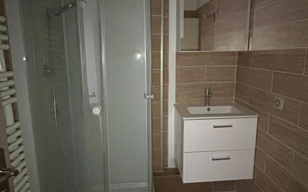 Appartement à louer    4 pièces • 81,38 m2 Châtillon