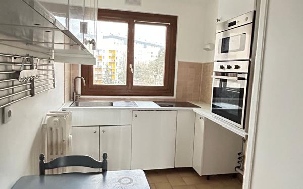 Appartement à louer    4 pièces • 81,38 m2 Châtillon