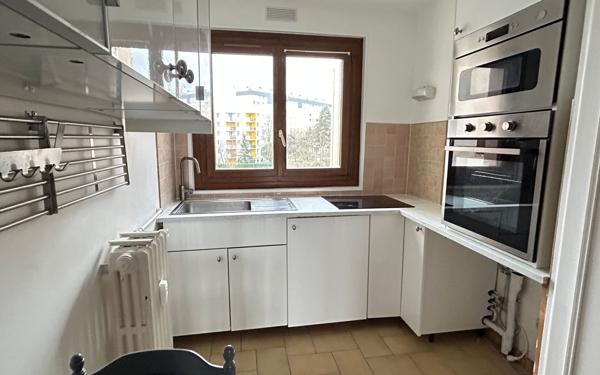 Appartement à louer    4 pièces • 81,38 m2 Châtillon