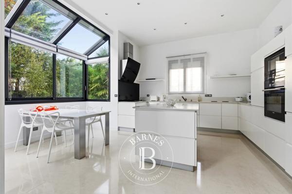Saint-Maur-des-Fossés, Maison 5 Chambres -  298 m² à vendre