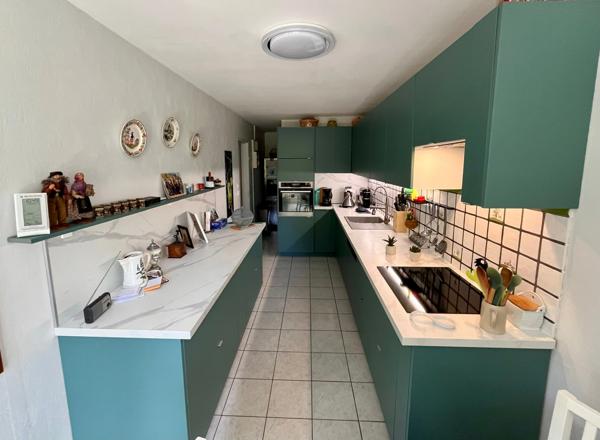 Appartement de standing avec terrasse et jardin