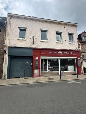 IMMEUBLE MIXTE COMPRENANT LOCAL COMMERCIAL + ANCIEN FOURNIL + APPARTEMENT + HANGAR + TERRAIN