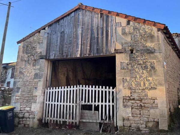Grange à vendre |  Asnières-sur-Nouère |  1 pièce | 80 m²